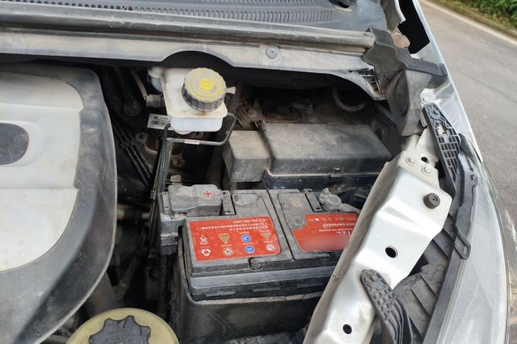 Used SAIC MAXUS G10 2016 2.0T Automatic Elite Edition Engine Bay Left