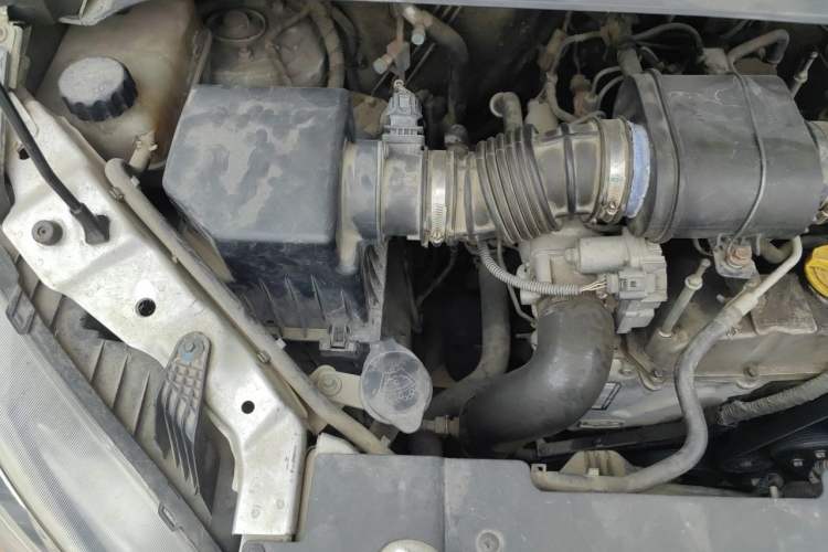 Used SAIC MAXUS G10 2016 1.9T Manual Elite Edition Diesel China V Standard Engine Bay Right