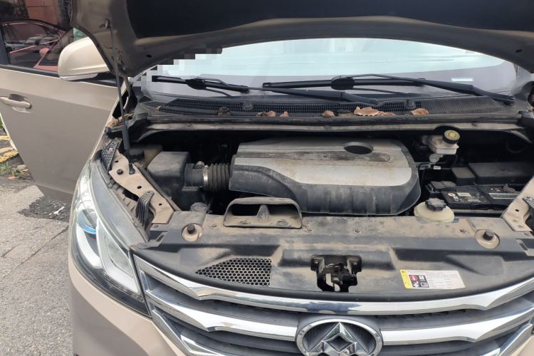 Used SAIC MAXUS G10 2016 2.0T Automatic Elite Edition Engine Bay Right