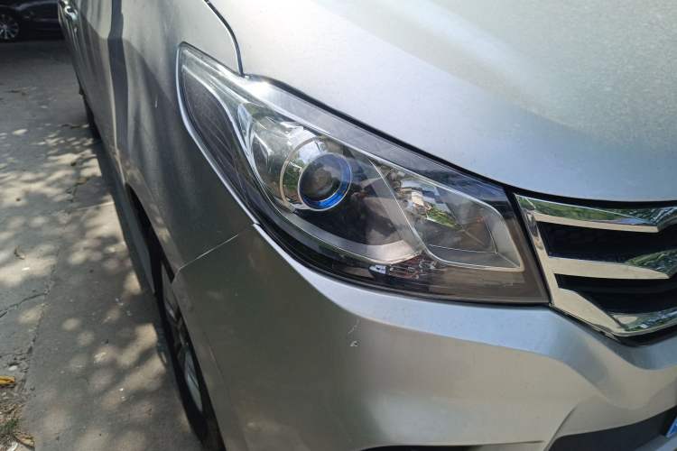 Used SAIC MAXUS G10 2016 2.0T Automatic Elite Edition Exterior 6
