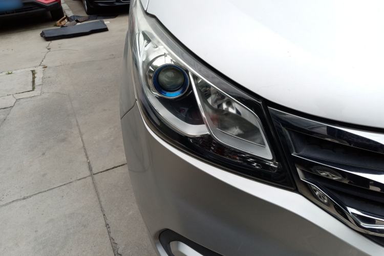 Used SAIC MAXUS G10 2016 2.0T Automatic Elite Edition Exterior 6