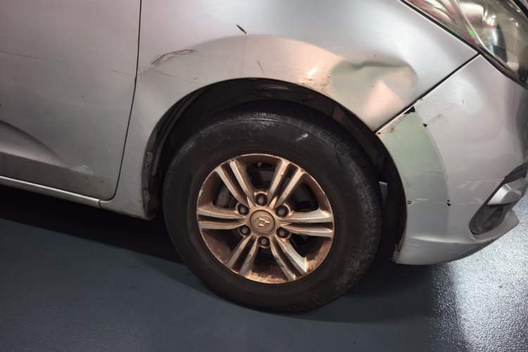 Used SAIC MAXUS G10 2016 2.0T Automatic Elite Edition Exterior 7