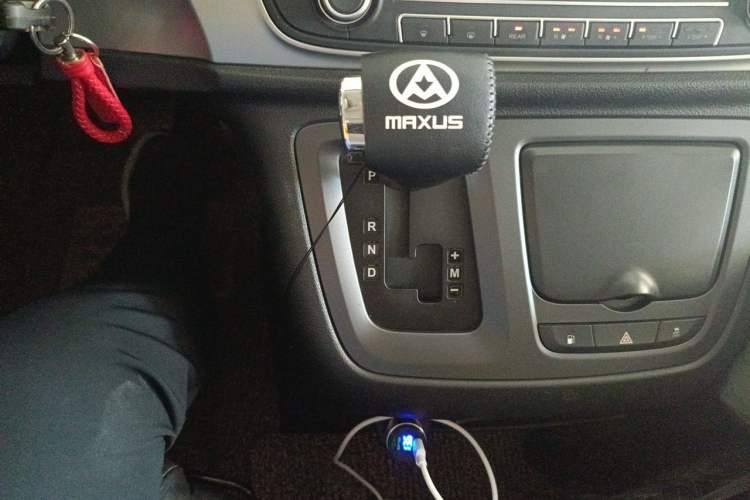 Used SAIC MAXUS G10 2016 2.0T Automatic Elite Edition Gear Lever