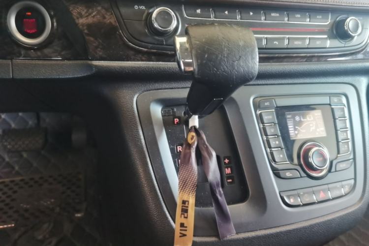 Used SAIC MAXUS G10 2016 2.0T Automatic Flagship Edition Gear Lever