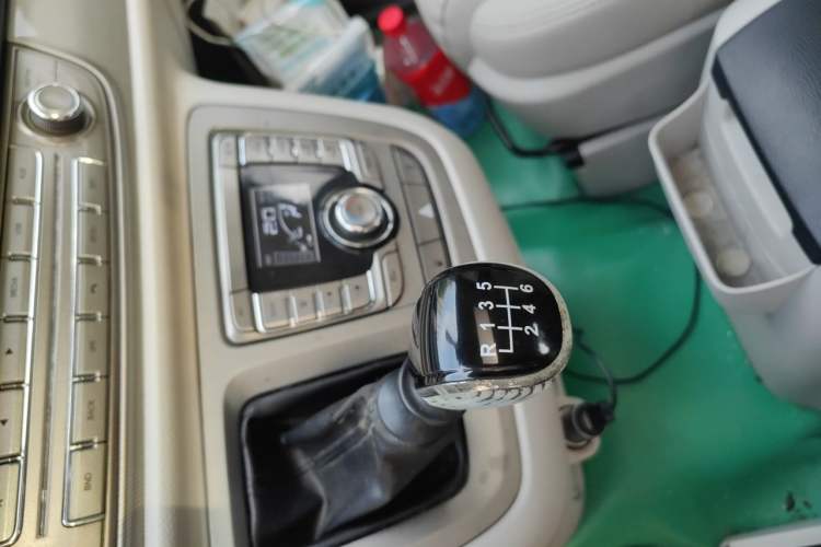 Used SAIC MAXUS G10 2016 1.9T Manual Elite Edition Diesel China V Standard Gear Lever