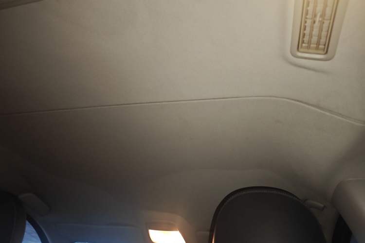 Used SAIC MAXUS G10 2016 2.0T Automatic Elite Edition Headliner