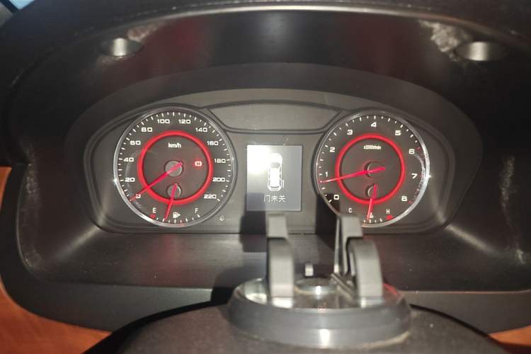 Used SAIC MAXUS G10 2016 2.0T Automatic Elite Edition Instrument Cluster