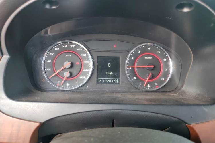Used SAIC MAXUS G10 2016 2.0T Automatic Elite Edition Instrument Cluster