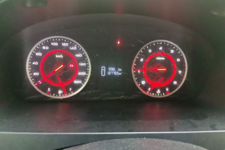 Used SAIC MAXUS G10 2016 2.4L Manual Elite Edition Instrument Cluster