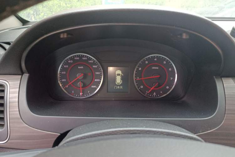 Used SAIC MAXUS G10 2016 2.0T Automatic Executive Edition Instrument Cluster