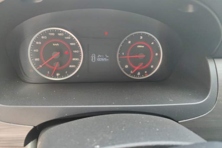 Used SAIC MAXUS G10 2016 1.9T Manual Elite Edition Diesel China V Standard Instrument Cluster