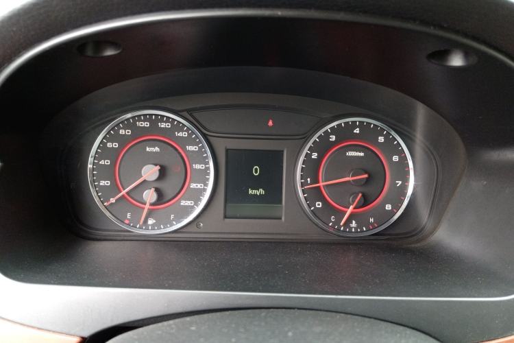 Used SAIC MAXUS G10 2016 2.0T Automatic Elite Edition Instrument Cluster