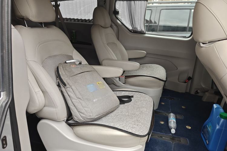 Used SAIC MAXUS G10 2016 2.0T Automatic Elite Edition Interior 4