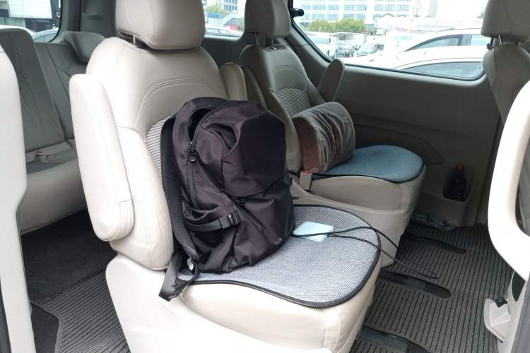 Used SAIC MAXUS G10 2016 2.0T Automatic Elite Edition Interior 4