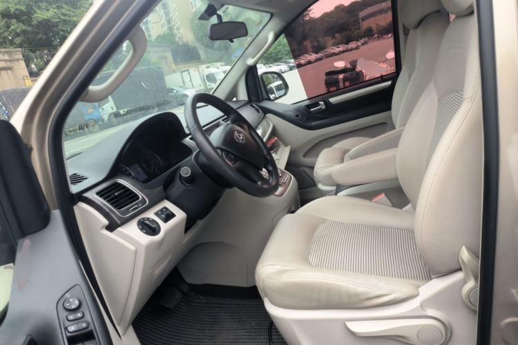 Used SAIC MAXUS G10 2016 2.0T Automatic Elite Edition Left Front Seat