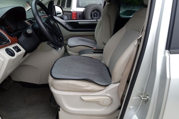 Used SAIC MAXUS G10 2016 2.0T Automatic Elite Edition Left Front Seat