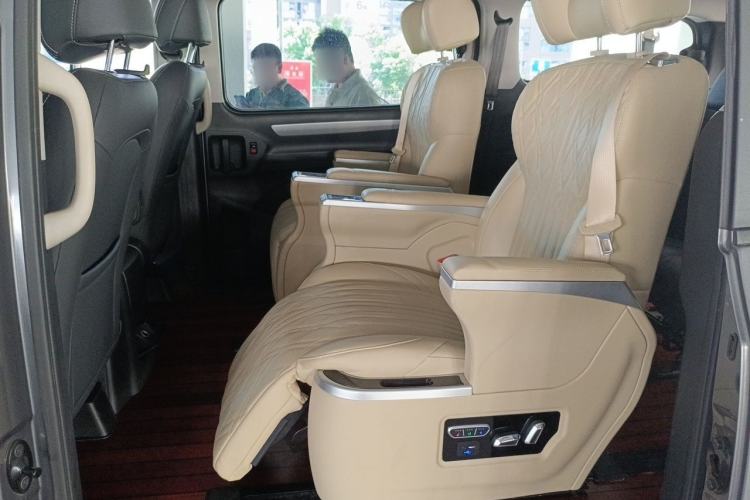Used SAIC MAXUS G10 2016 2.0T Automatic Elite Edition Left Rear Seat