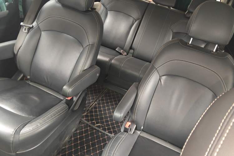 Used SAIC MAXUS G10 2016 2.0T Automatic Elite Edition Left Rear Seat
