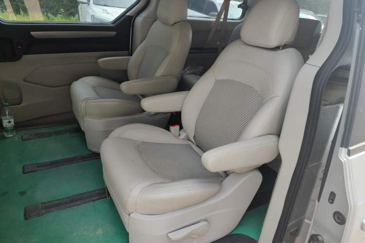 Used SAIC MAXUS G10 2016 1.9T Manual Elite Edition Diesel China V Standard Left Rear Seat