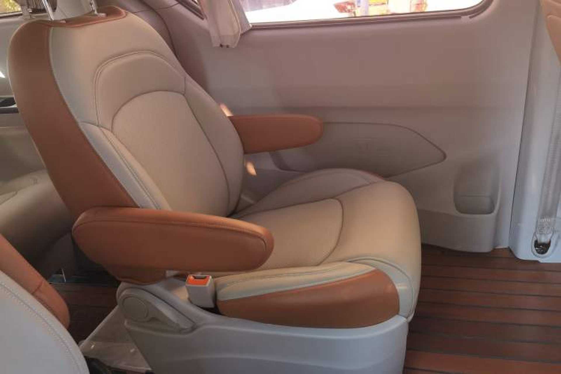Used SAIC MAXUS G10 2016 2.0T Automatic Elite Edition Left Rear Seat