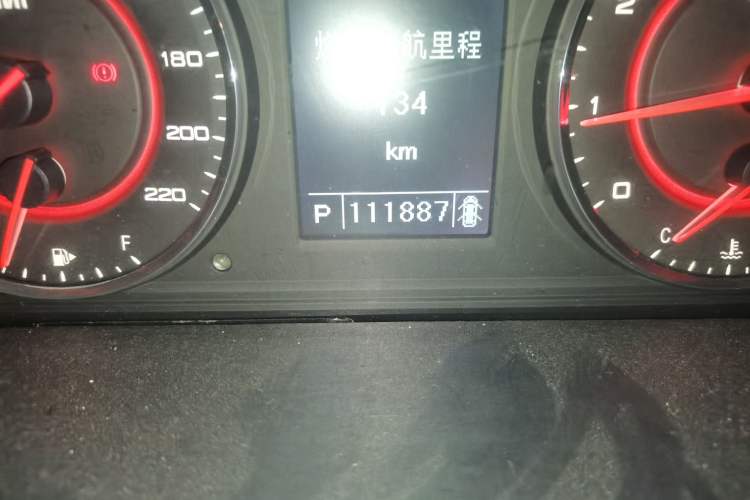 Used SAIC MAXUS G10 2016 2.0T Automatic Luxury Edition Odometer Close Up