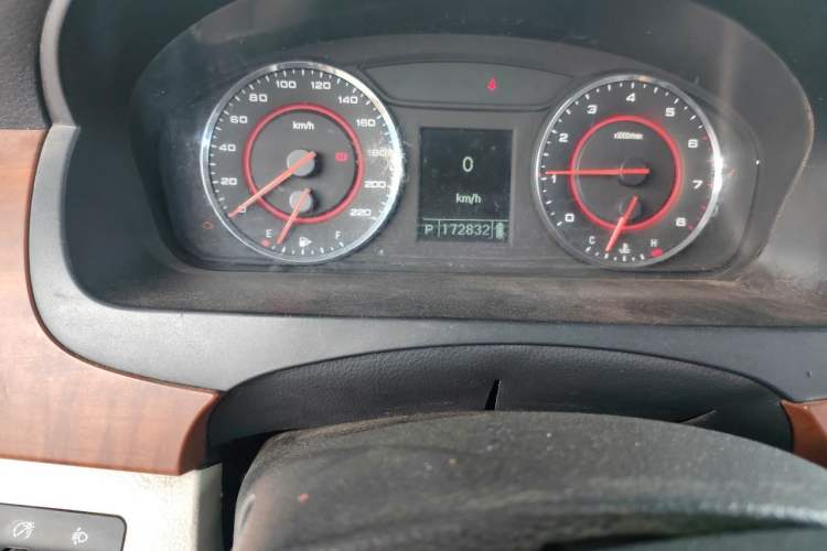 Used SAIC MAXUS G10 2016 2.0T Automatic Elite Edition Odometer Close Up
