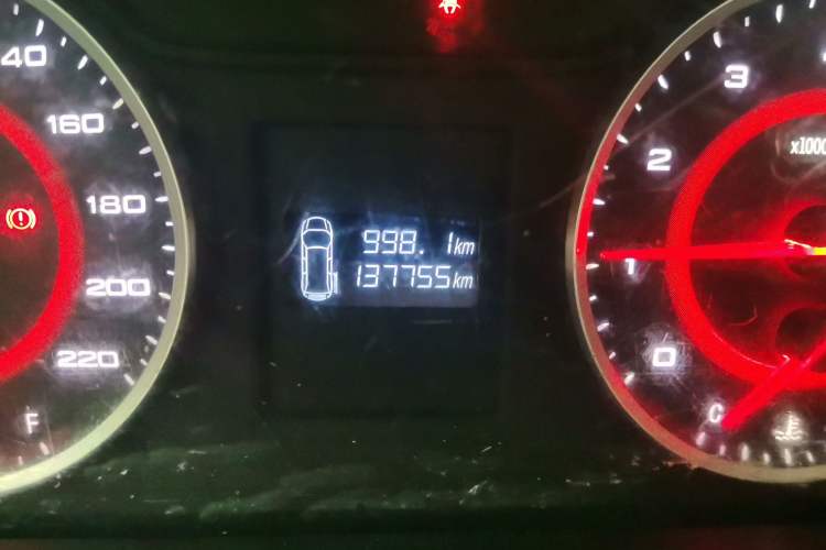 Used SAIC MAXUS G10 2016 2.4L Manual Elite Edition Odometer Close Up