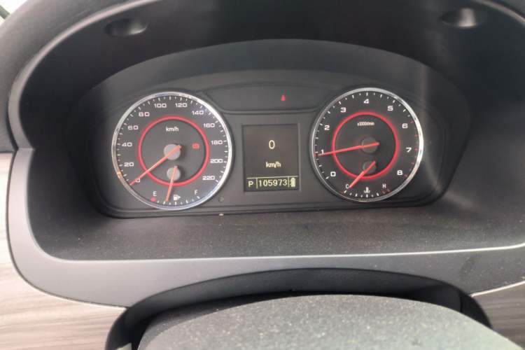 Used SAIC MAXUS G10 2016 2.0T Automatic Elite Edition Odometer Close Up
