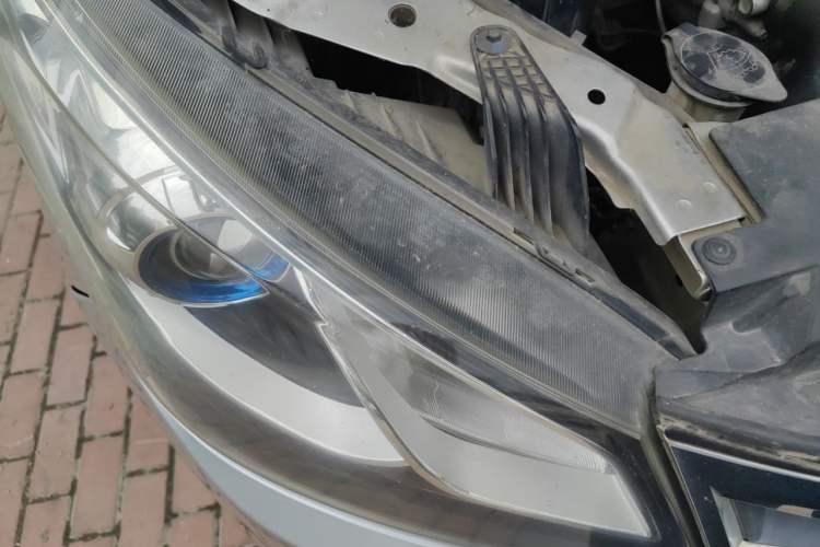Used SAIC MAXUS G10 2016 1.9T Manual Elite Edition Diesel China V Standard Right Front Headlight
