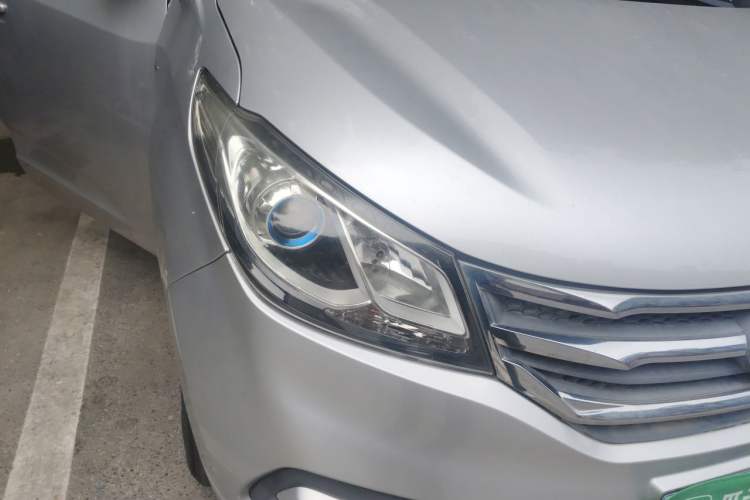 Used SAIC MAXUS G10 2016 2.0T Manual Elite Edition Right Front Headlight