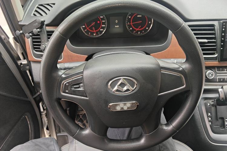 Used SAIC MAXUS G10 2016 2.0T Automatic Elite Edition Steering Wheel
