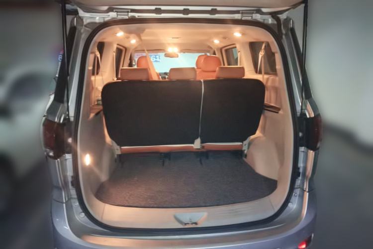 Used SAIC MAXUS G10 2016 2.0T Automatic Luxury Edition Trunk
