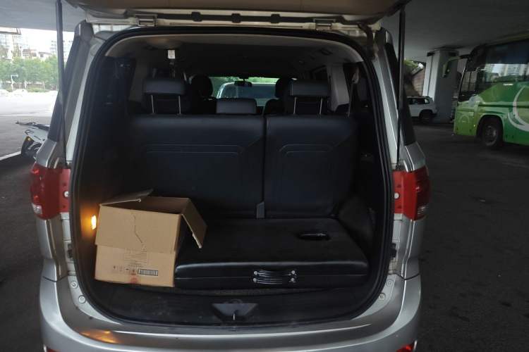 Used SAIC MAXUS G10 2016 2.0T Automatic Elite Edition Trunk