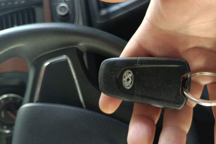 Used SAIC MAXUS G10 2016 2.0T Automatic Elite Edition Vehicle Key