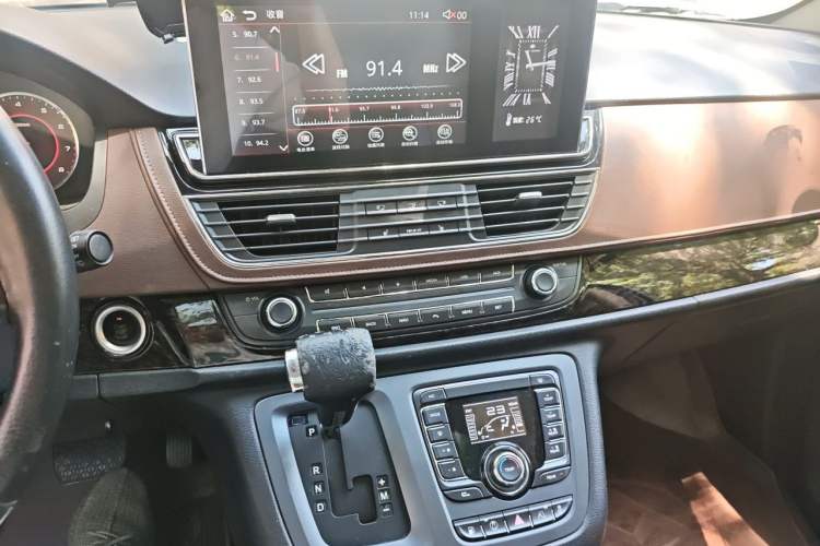 Used SAIC MAXUS G10 2016 2.0T Automatic Flagship Edition Audio And AC Panel