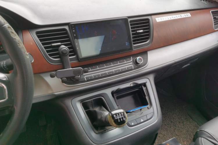 Used SAIC MAXUS G10 2016 1.9T Manual Elite Edition Diesel China V Standard Audio And AC Panel