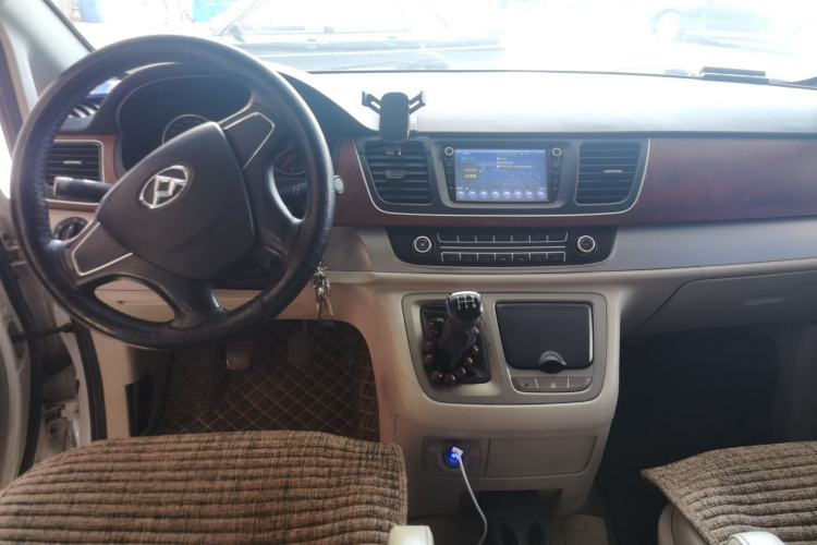 Used SAIC MAXUS G10 2016 2.4L Manual Elite Edition Center Console