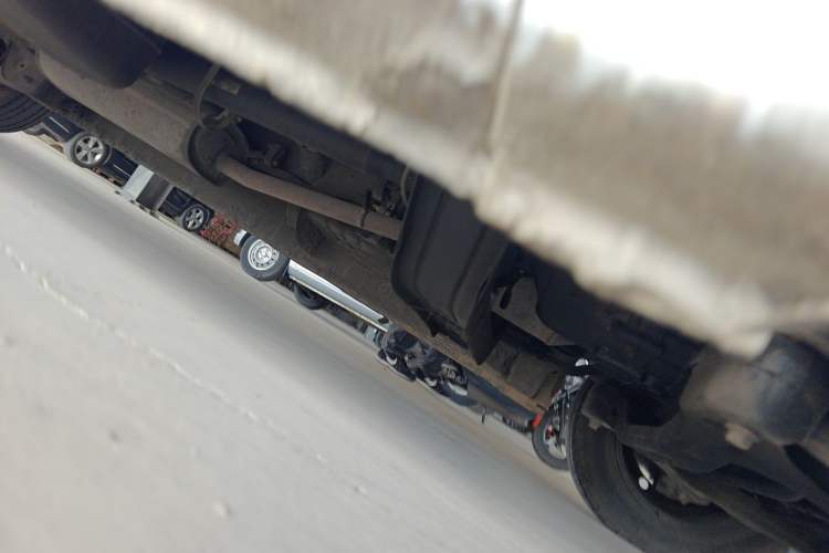 Used SAIC MAXUS G10 2016 1.9T Manual Elite Edition Diesel China V Standard Chassis Front Right