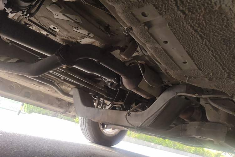 Used SAIC MAXUS G10 2016 2.4L Manual Elite Edition Chassis Front Right