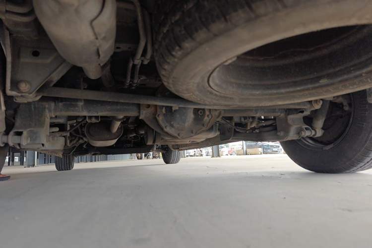 Used SAIC MAXUS G10 2016 1.9T Manual Elite Edition Diesel China V Standard Chassis Rear