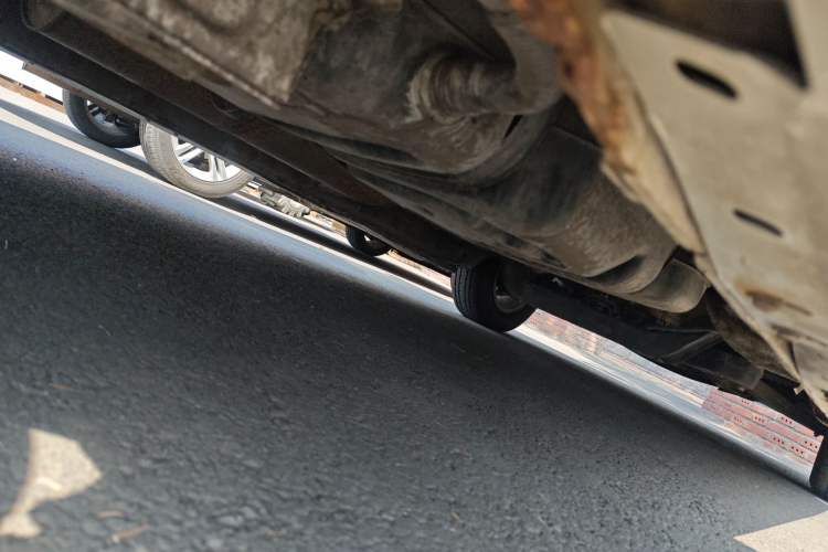 Used SAIC MAXUS G10 2016 2.0T Automatic Fashion Edition Chassis Rear Right