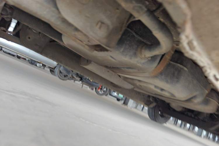 Used SAIC MAXUS G10 2016 1.9T Manual Elite Edition Diesel China V Standard Chassis Rear Right