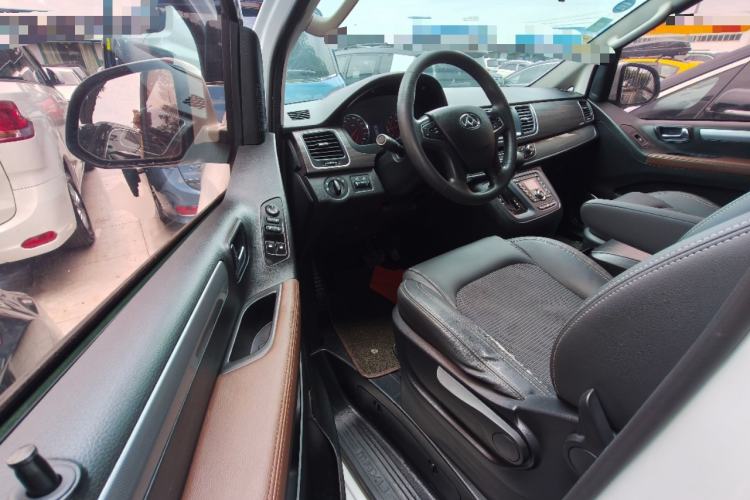 Used SAIC MAXUS G10 2016 2.0T Automatic Elite Edition Driver Seat