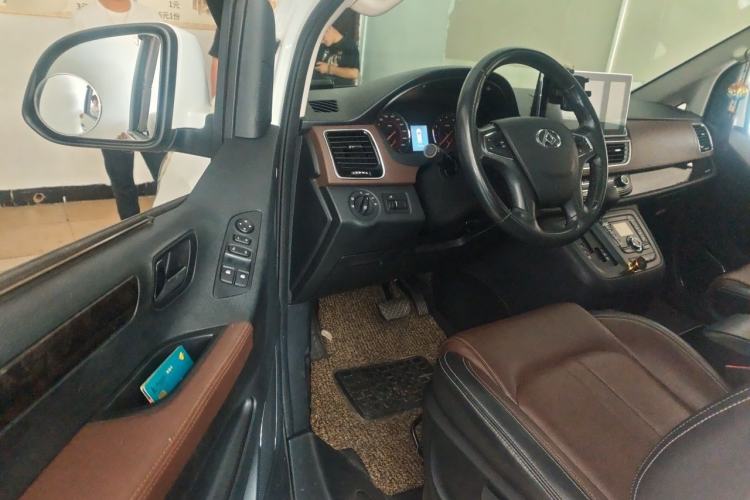 Used SAIC MAXUS G10 2016 2.0T Automatic Luxury Edition Driver Seat