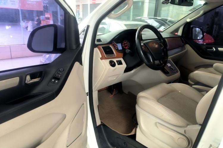 Used SAIC MAXUS G10 2016 2.0T Automatic Luxury Edition Driver Seat