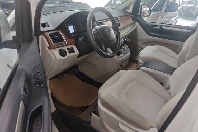 Used SAIC MAXUS G10 2016 2.0T Manual Elite Edition Driver Seat