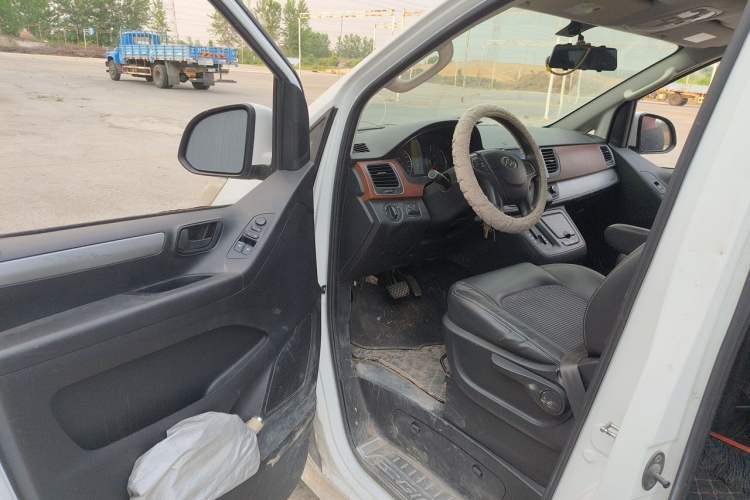 Used SAIC MAXUS G10 2016 2.0T Automatic Elite Edition Driver Seat