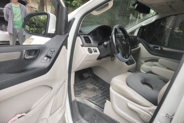 Used SAIC MAXUS G10 2016 1.9T Automatic Luxury Edition Diesel China V Standard Driver Seat