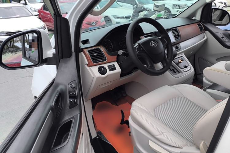 Used SAIC MAXUS G10 2016 1.9T Automatic Luxury Edition Diesel China V Standard Driver Seat