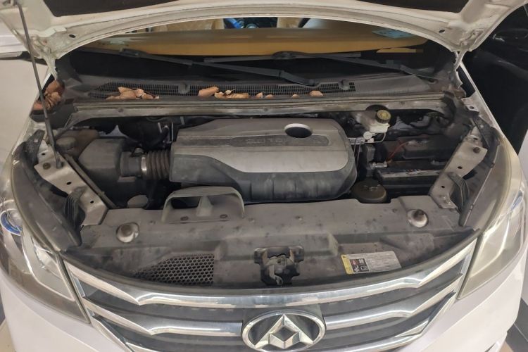 Used SAIC MAXUS G10 2016 2.0T Automatic Elite Edition Engine Bay